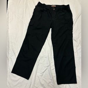 5.11 Women’s Taclite Pro 7 Pocket Cargo Pant. Women’s Size 20. Black.